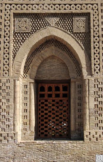 Eingang zum Mausoleum der Somaniden in Buchara