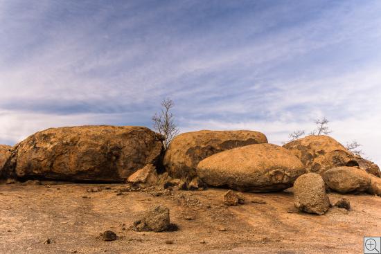 Granitbrocken auf einem Granitberg, Erongo-Berge