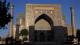 die Sherdor-Medrese in der Abendsonne am Registan  in Samarkand      
