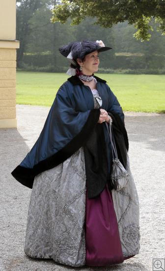 lady in historical dress in the park of Schloss Schleißheim