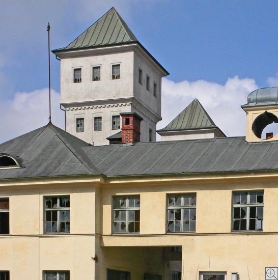 Nahaufnahme der historischen Schlüterhallen in Freising bei München