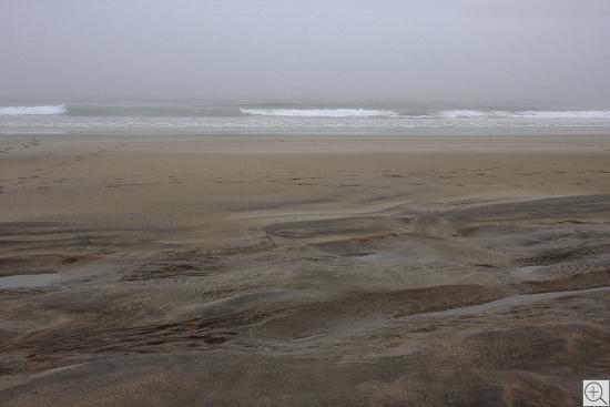 Wasserlinie  am Sandstrand von Barley Cove,  South West Ireland